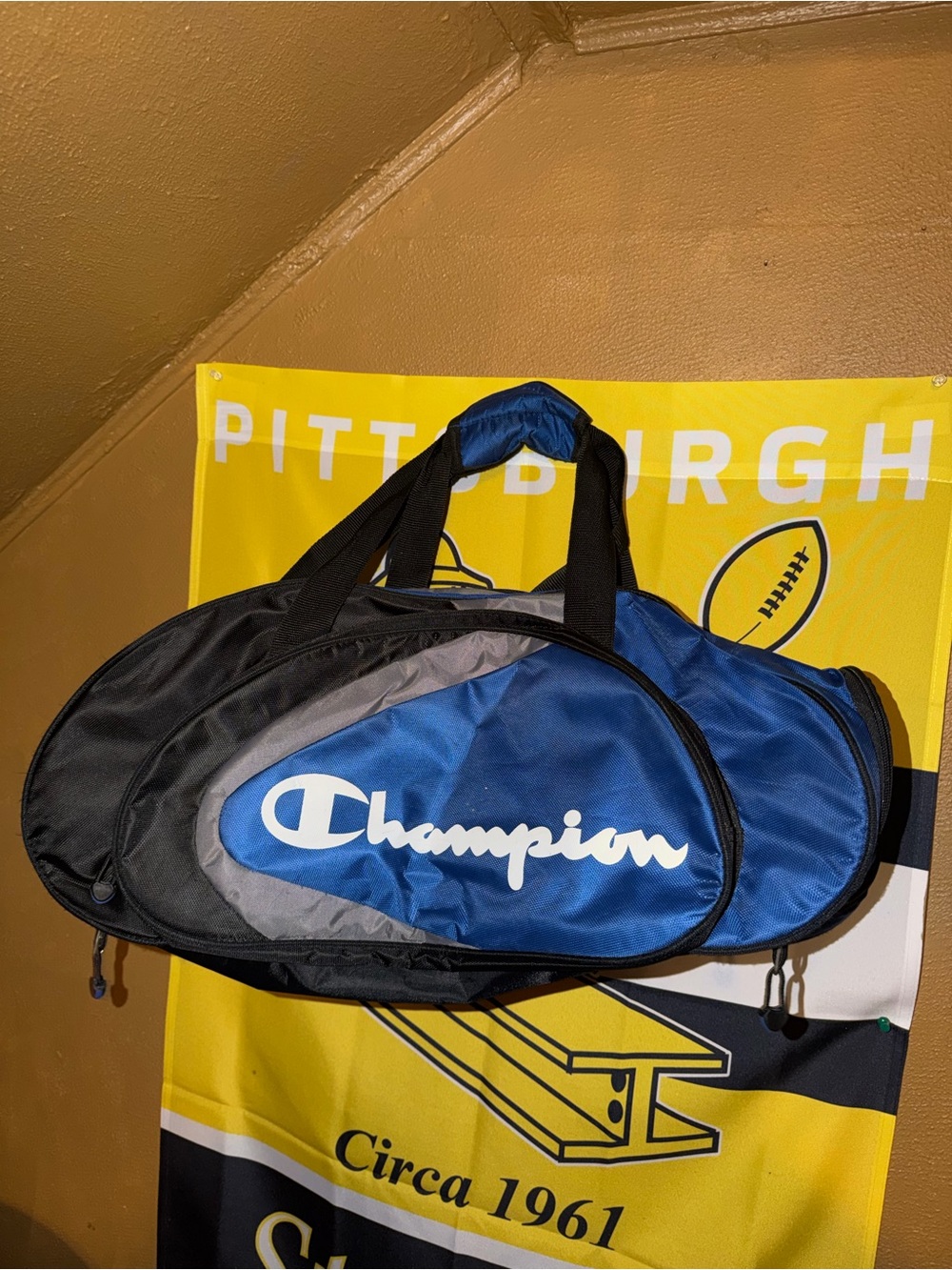 Champion Travel Gym Sports Duffle Bag Used Pre Owned As Is Zip Up Storage Champ.
